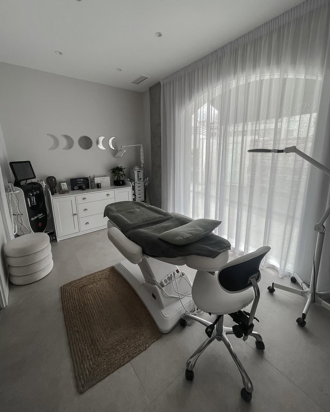 cabinet of body&soul clinic